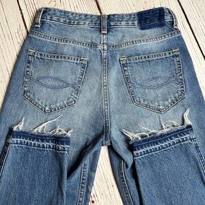 Abercrombie & Fitch Signature Collection Girlfriend Jeans